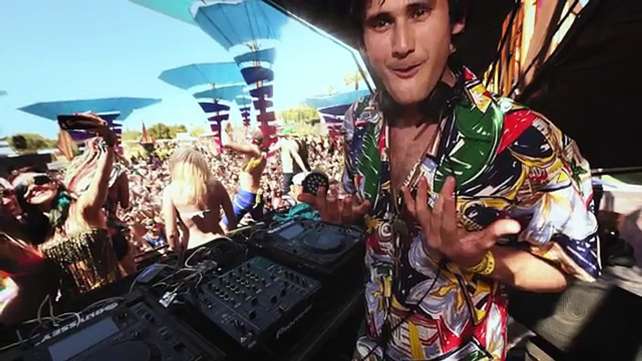 Coachella 2014- Desert Parallax