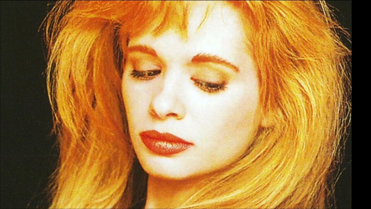 HOMENAJE A ADRIENNE SHELLEY