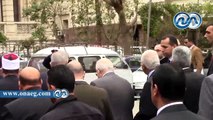 بالفيديو.. محلب ووزرائه يذهبون لجنازة عبد العزيز حجازي سيرًا على الأقدام