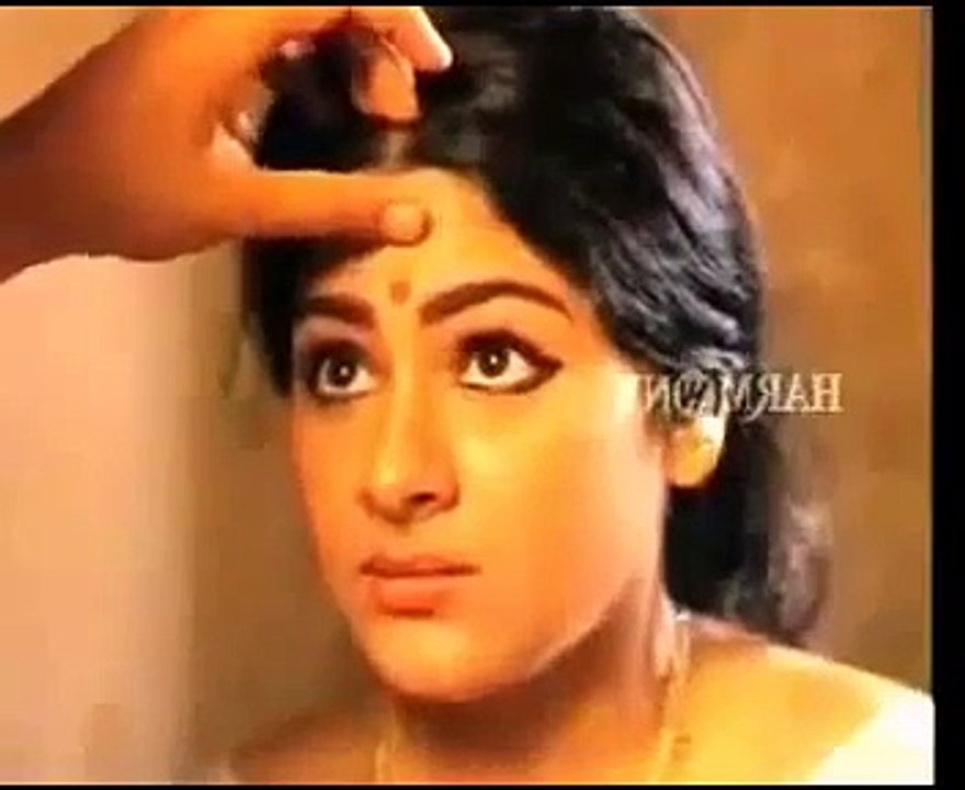 Beautifull Hot Malayalam Actress Busty Aunty Video
