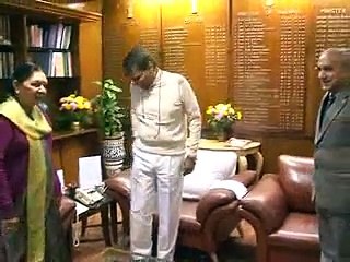 Descargar video: Gujarat CM Anandiben Patel Meets Union Rail Minister Suresh Prabhu in Delhi