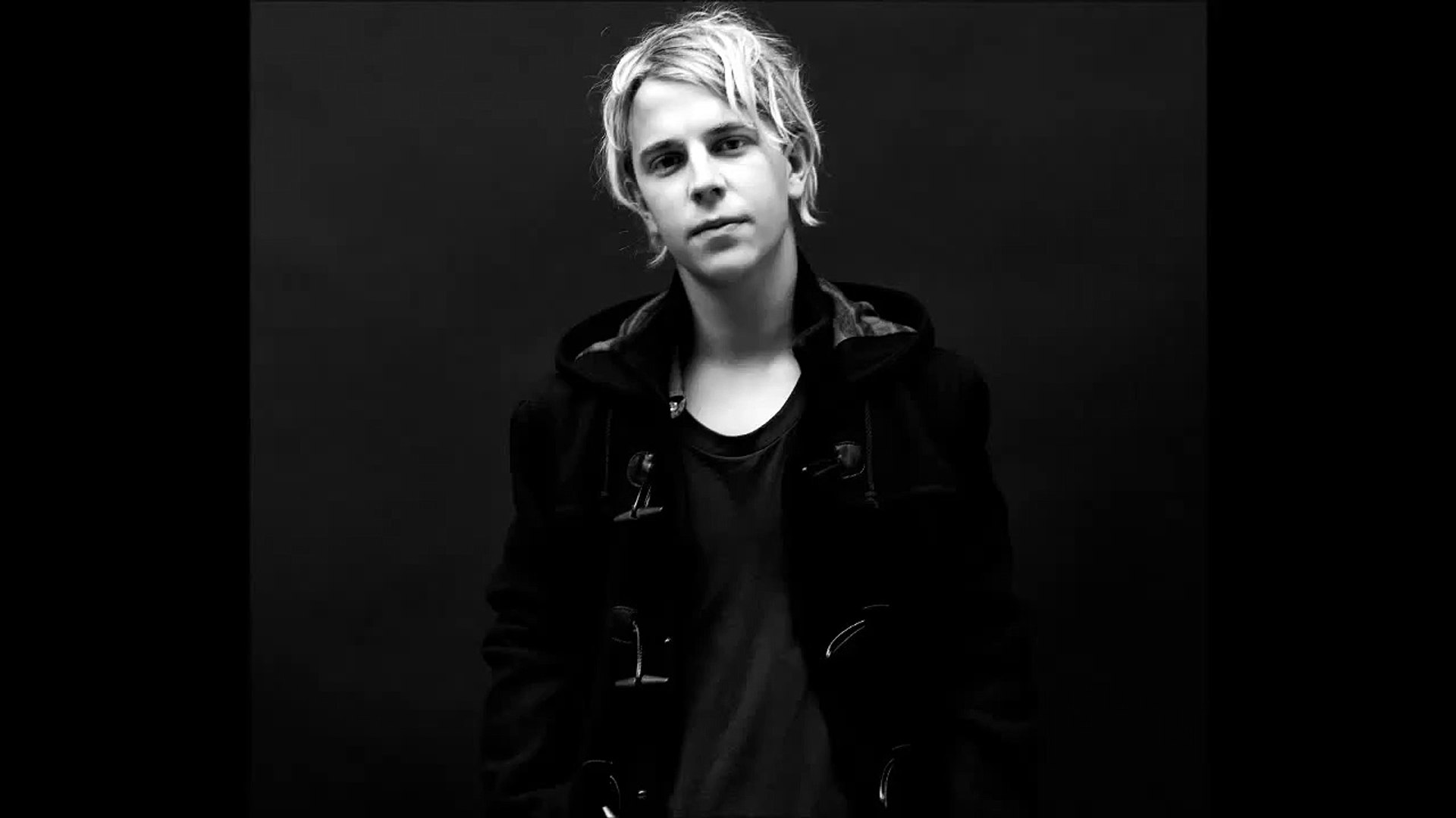Another love tom odell на русский. Tom Odell рост. Tom Odell Возраст. Another Love Tom Odell обложка. Tom Odell пресс.