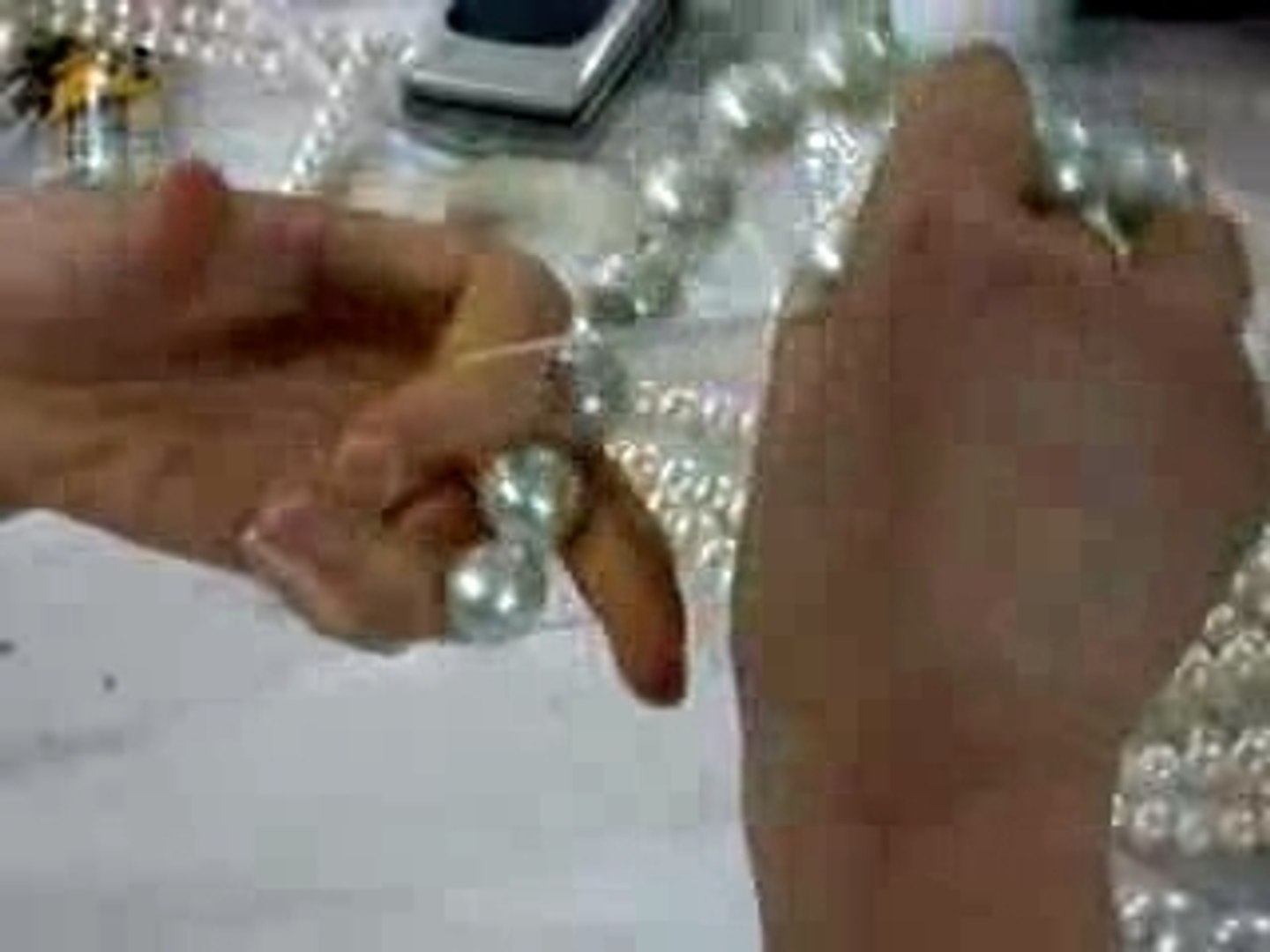 Réalisation d'un collier en perles - Vidéo Dailymotion