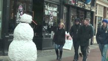 Un Bonhomme de neige terrifiant fait flipper les passant à Boston!