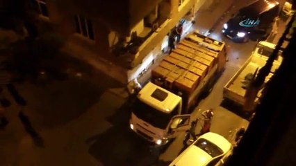 Temizlik işçilerine sopalı saldırı kamerada !