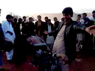Hot Mujra Girl Dancing with Her Boy friend