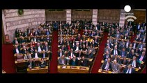 البرلمان اليوناني يفشل من جديد إنتخاب رئيس للبلاد في الدورة الثانية