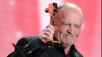 وفاة المغني البريطاني جو كوكر