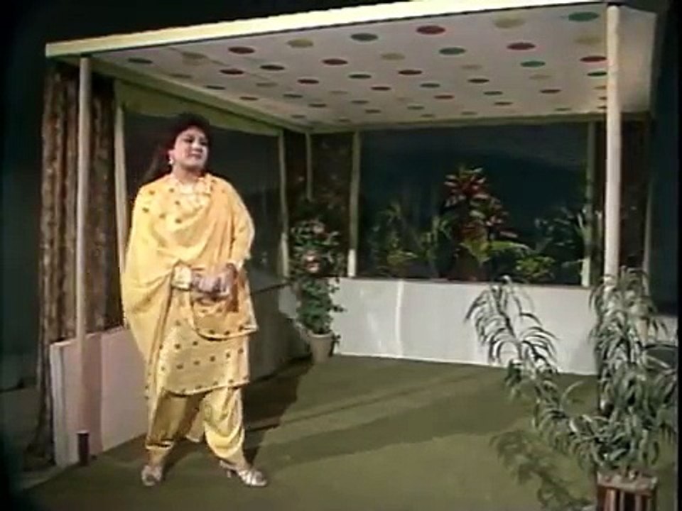 Shakeela Naz Song deer me da meene lewanee by Mrmicroscreen - YouTube[via torchbrowser.com]