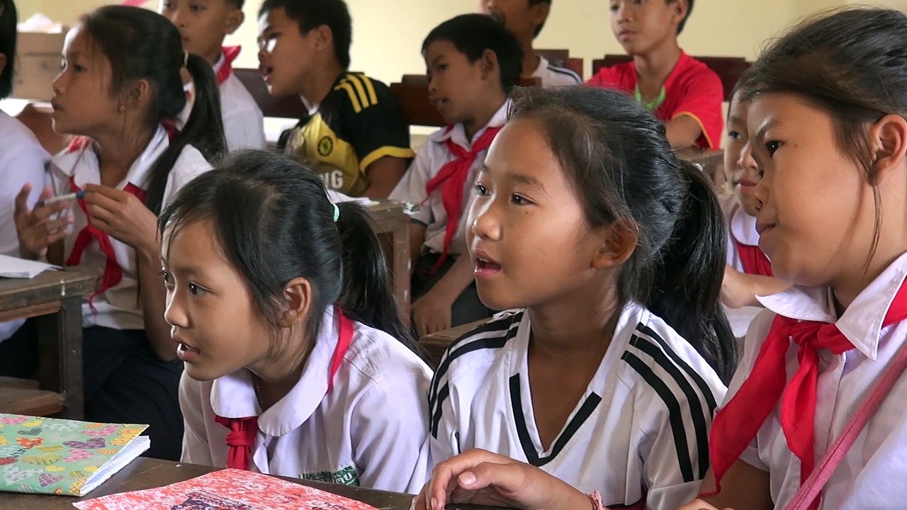 Cours d'anglais à l'école primaire d'un village au Laos