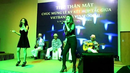 Ban nhac Flamenco Tumbadora bieu dien Acoustic tai Gem Center Christmas 2014