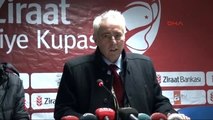 Galatasaray Teknik Direktörü Hamzaoğlu Basın Odasında Mahsur Kaldı