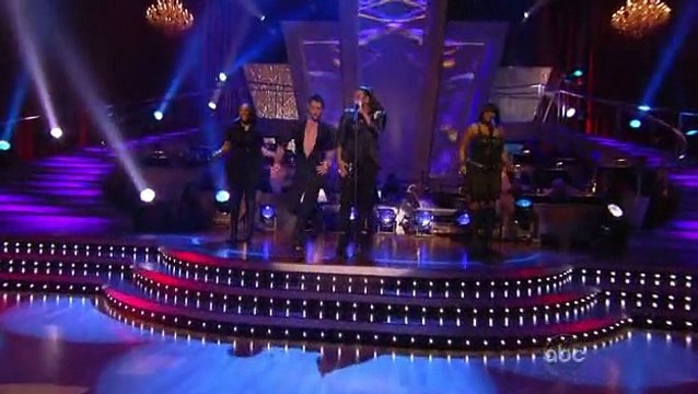 Queen Latifah - 'Fast Car'