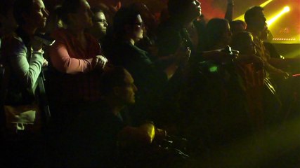 Le caméraman de Pascal connaît la chanson ! #Lille 19.12.2014