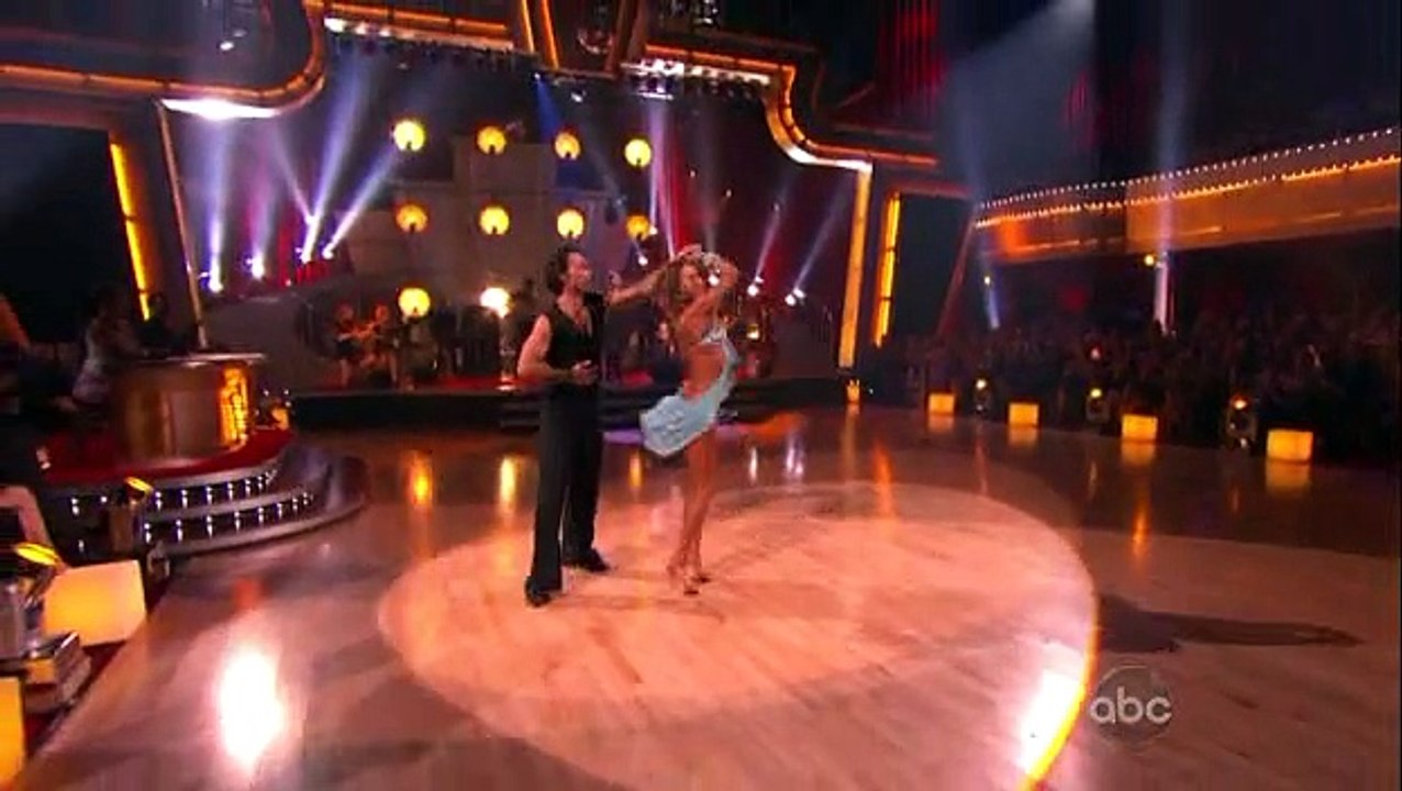 Adele - 'Chasing Pavements'