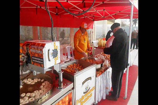 Merhum Yunus Emre Demirci'nin Yedisinde Kuran Okundu Yemek Verildi Sıcak Lokma Döküldü. Slayt.2
