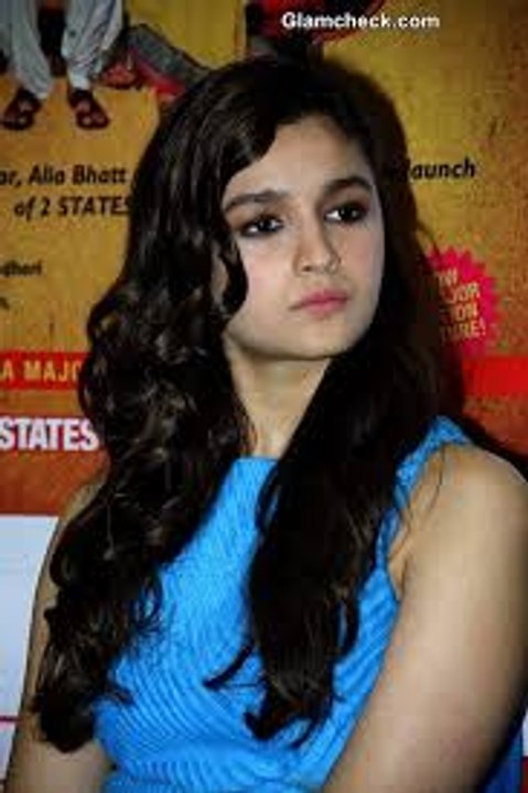 Alia Bhatt abused a reporter | karan Johar | Just Hungama