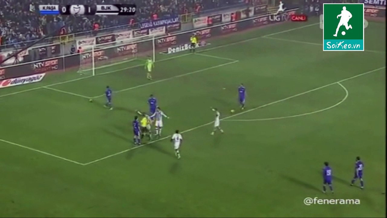 Cực hài với pha phá bóng như thế này - Soikeo.vn