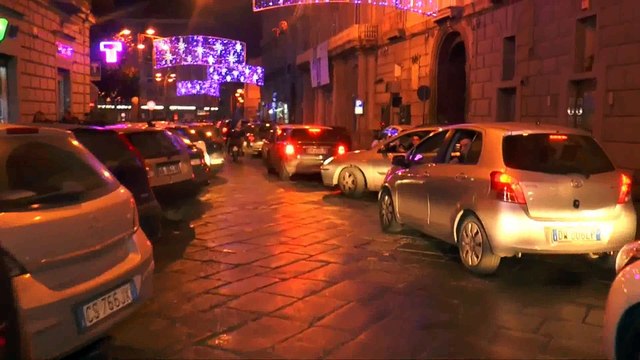 Aversa (CE) - Supercoppa, i tifosi festeggiano la vittoria del Napoli contro la Juve (22.12.14)