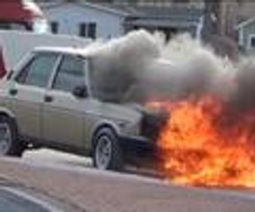 Seyir halindeki otomobil yandı