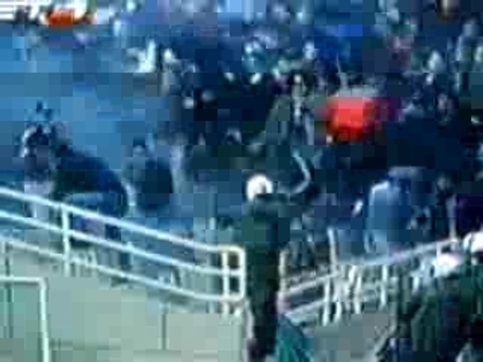 OLYMPIAKOS CRAZY FANS ( 2 )