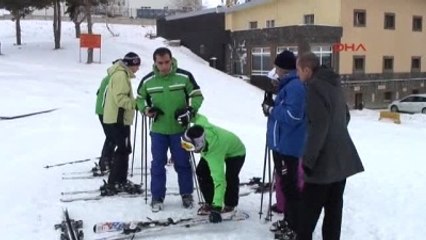 Kayseri'de Görme Engelliler Kaymayı Öğreniyor