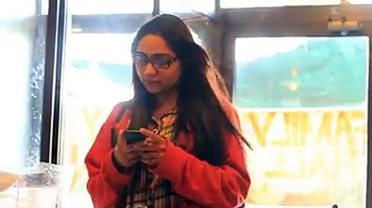 Don't look left, don't look right, just look straight! by Bekaar Vines