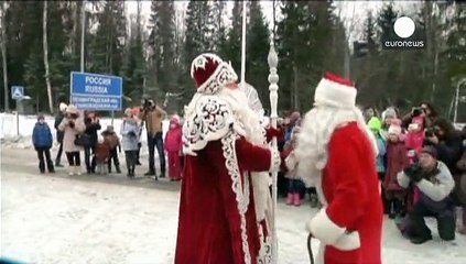 Encuentro en la cumbre navideña de Santa Claus y el Padre del Hielo