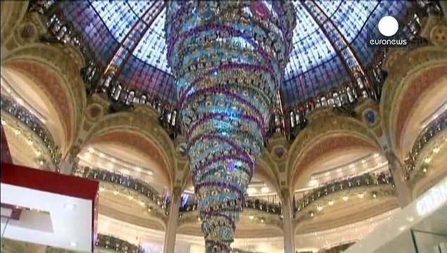 Париж под Рождество: солдаты, шопинг и коньки