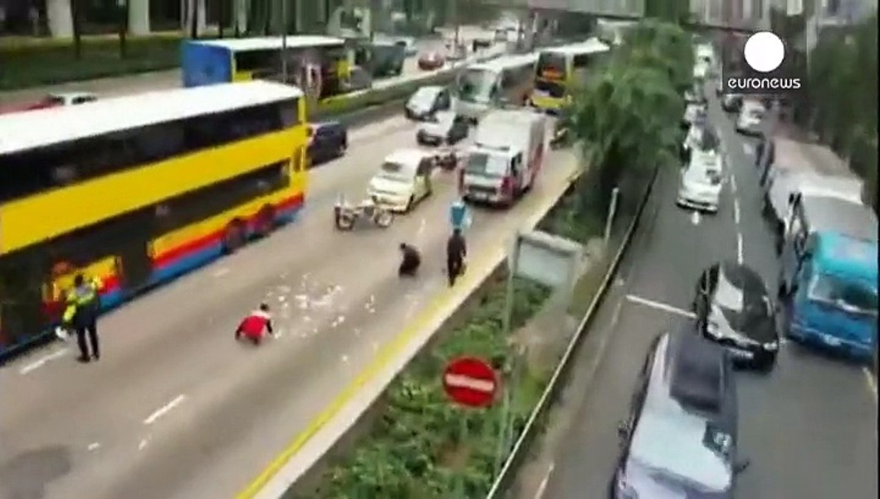 Hongkong: Geld liegt auf der Straße