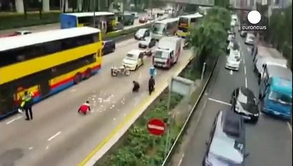 Гонконг: миллионы на мостовой