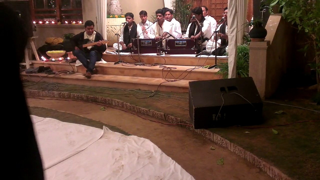 short clip from live show! sanu ek pal chain by Hamza Akram Qawwal & brothers