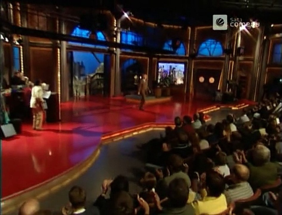 Die Harald Schmidt Show - 1324 - 2003-10-28 - Ulrich Wickert, Bärchen bemitleidet Boden