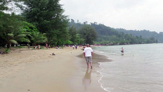 Survivor recounts horror of 2004 tsunami