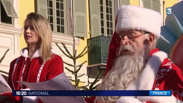 Les pères Noël inondent les rues