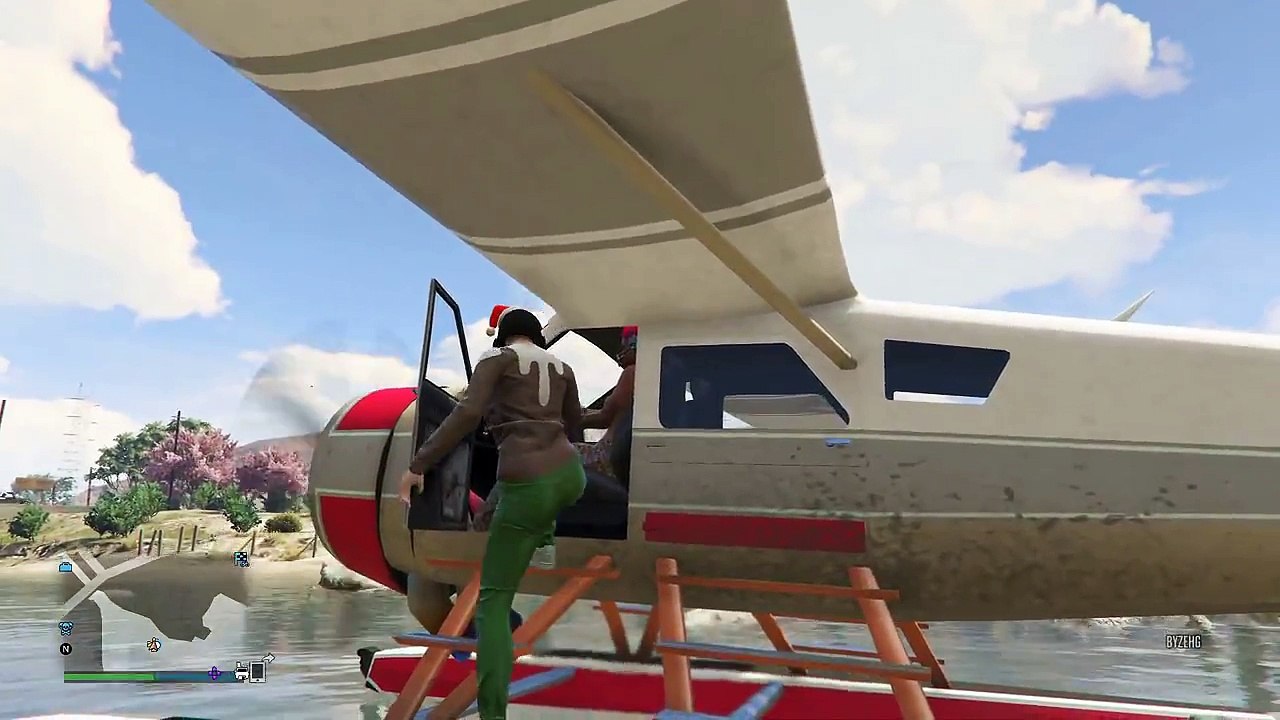 GTA 5 Christmas Funny Moments - Crazy Plane Ride, Penguin Robbery, Mad Elf! (GTA 5 Christmas DLC).