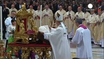 البابا يحض على المحبة والاعتدال خلال قداس الميلاد بالفاتيكان