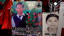 خانواده های دانشجویان ربوده شده مکزیکی، شب کریسمس تظاهرات کردند