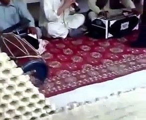 Awesome HOt Pakistani Police Dance pakistan funny video 2014