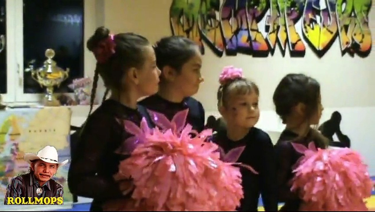 POM POM GIRL DE SAUSHEIM CITY ALSACE 24 DÉCEMBRE 2014 " " ROLLMOPS "