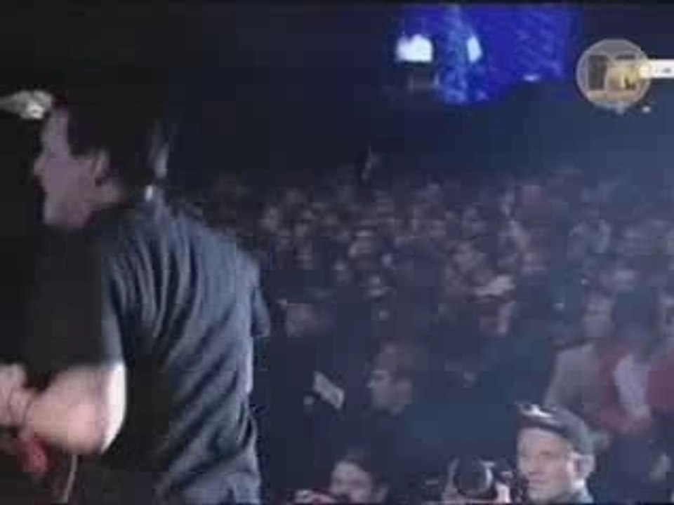 Papa Roach - Between Angels And Insects