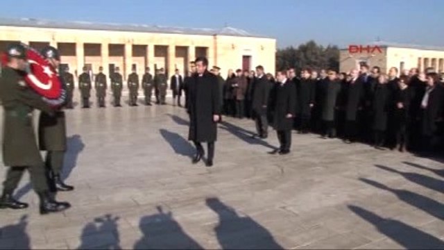4ismet İnönü, Anıtkabir'deki Mezarı Başında Törenle Anıldı