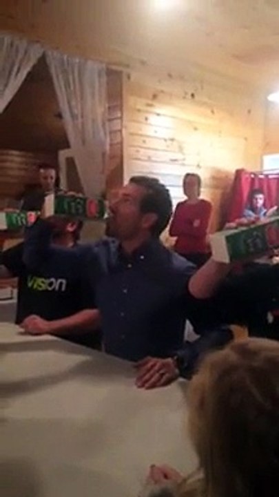 Boire 1 litre de lait en 12 secondes! Challenge accepté...