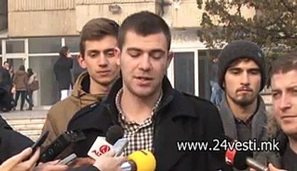 STUDENTITE UTRE NA ULICA