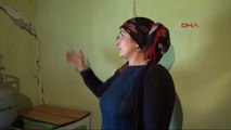 Hakkari'de Evleri Kısmen Çöken Aile Yardım Bekliyor