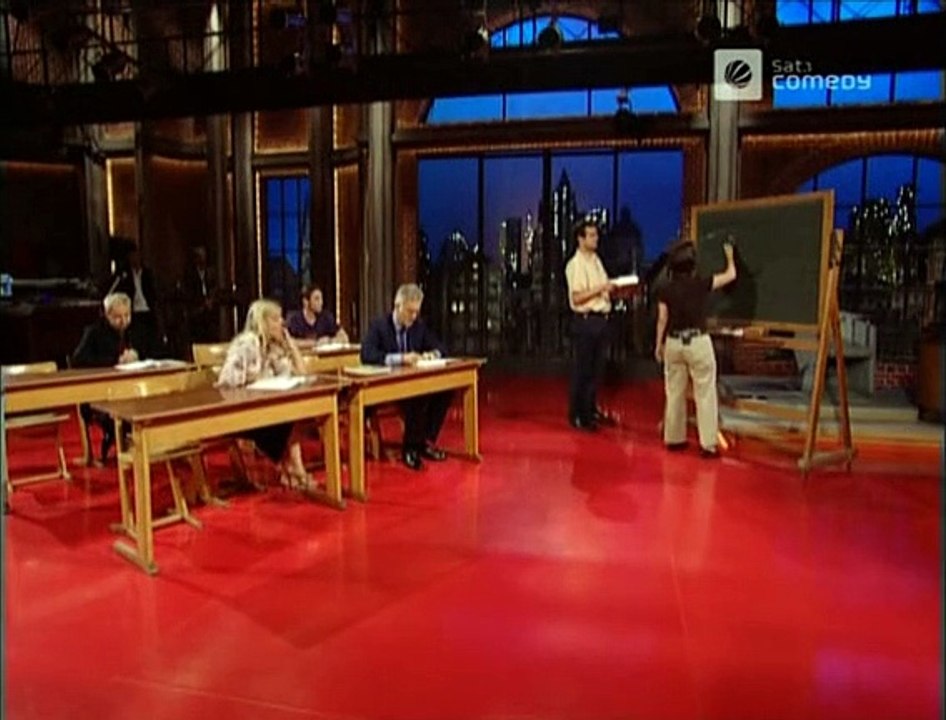 Die Harald Schmidt Show - 1263 - 2003-06-20 - Mathe-Stunde, Harald auf Rollerblades