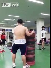 . 3 شباب يتحدون الجاذبية بقفزات خارقة