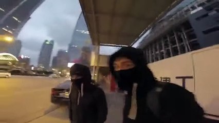 Dünyanın en yüksek ikinci binasına gizlice tırmanan Ruslar