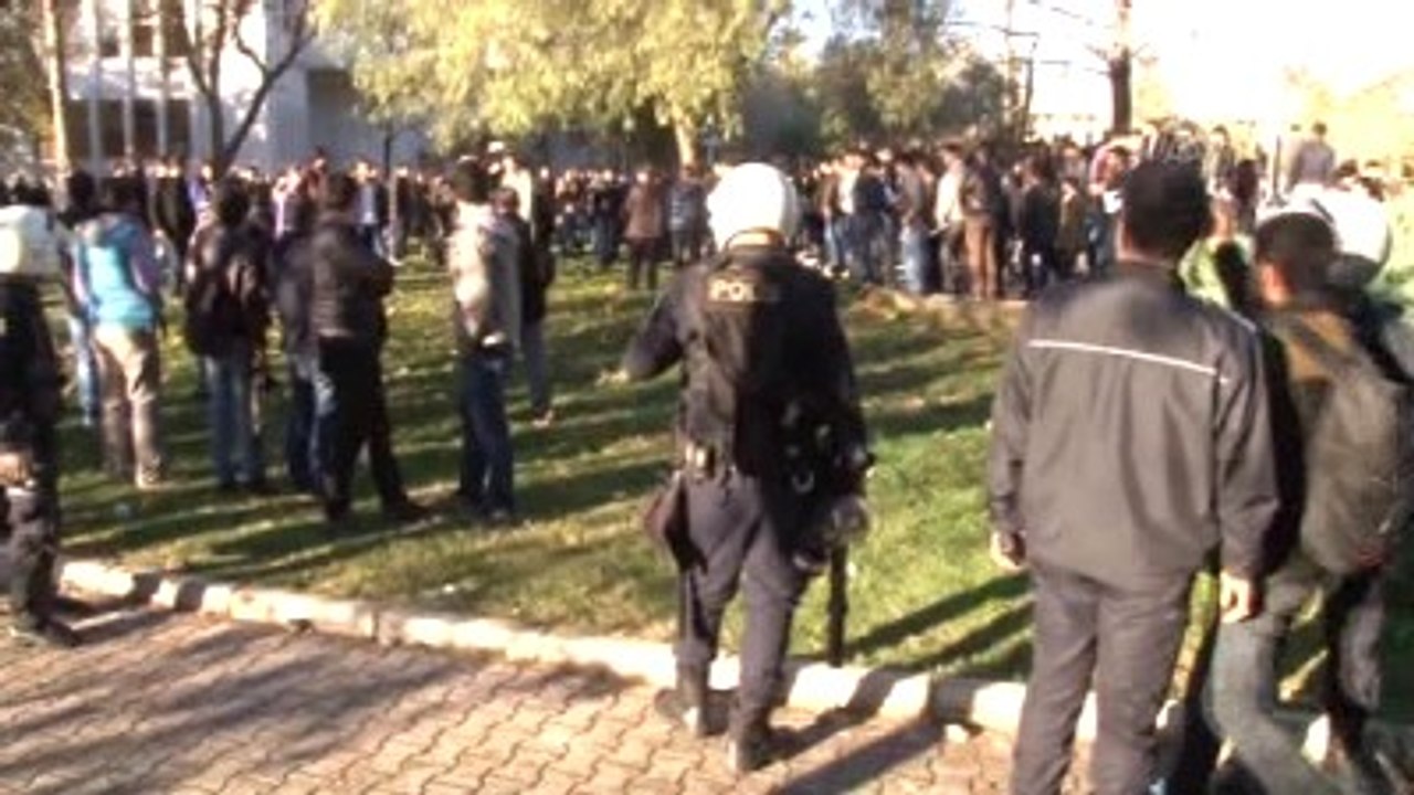 Çü'de Karşıt Görüşlü Öğrenciler Arasında Gerginlik (2)