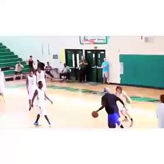 Vai aonde, fera? E vê se não fica tonto também